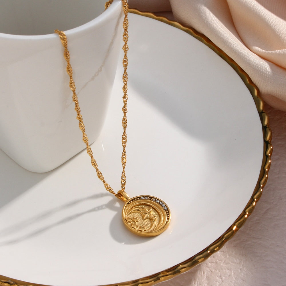 Celestial Dreams Pendant – 18k Gold