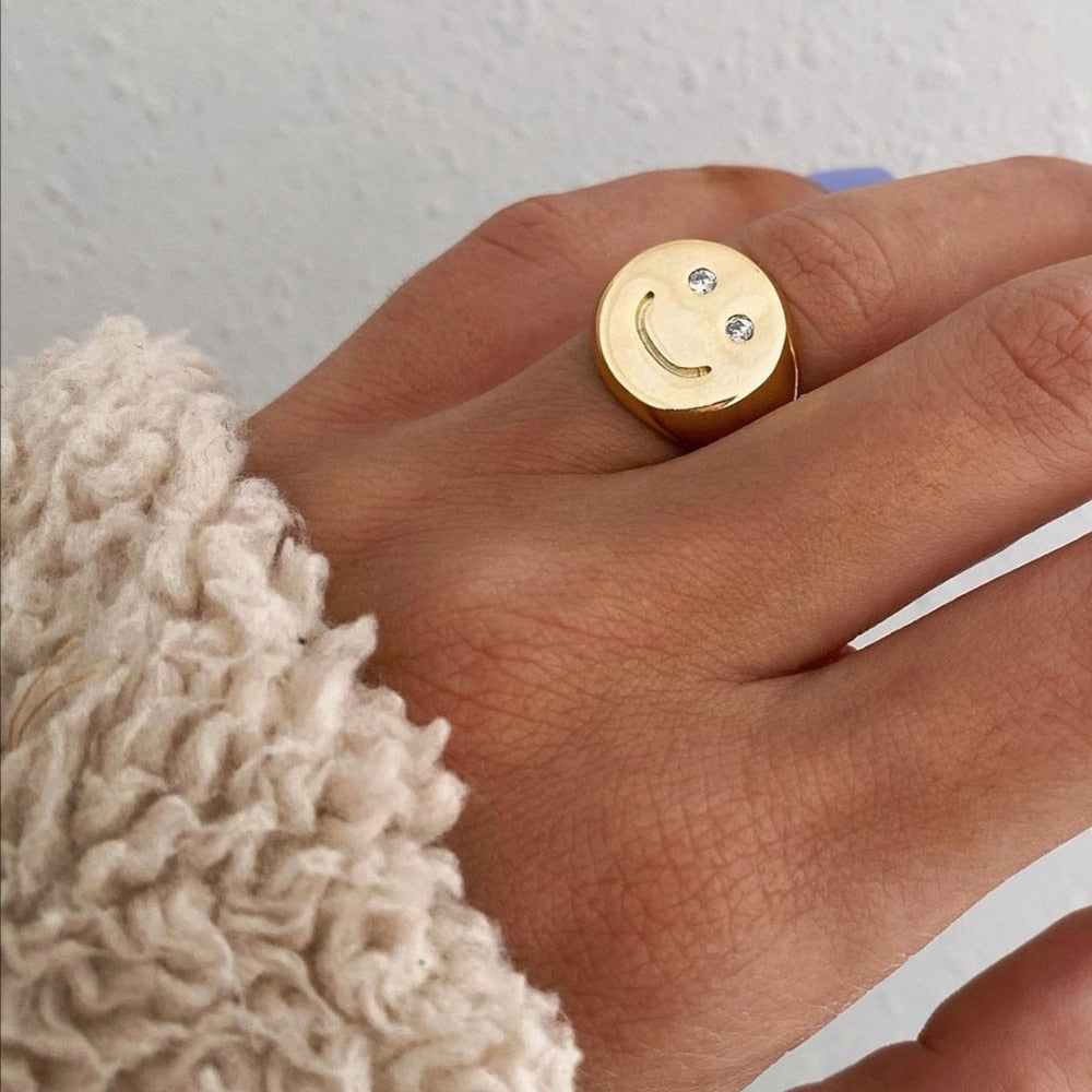 Smiley Sparkle Ring - 18k Gold