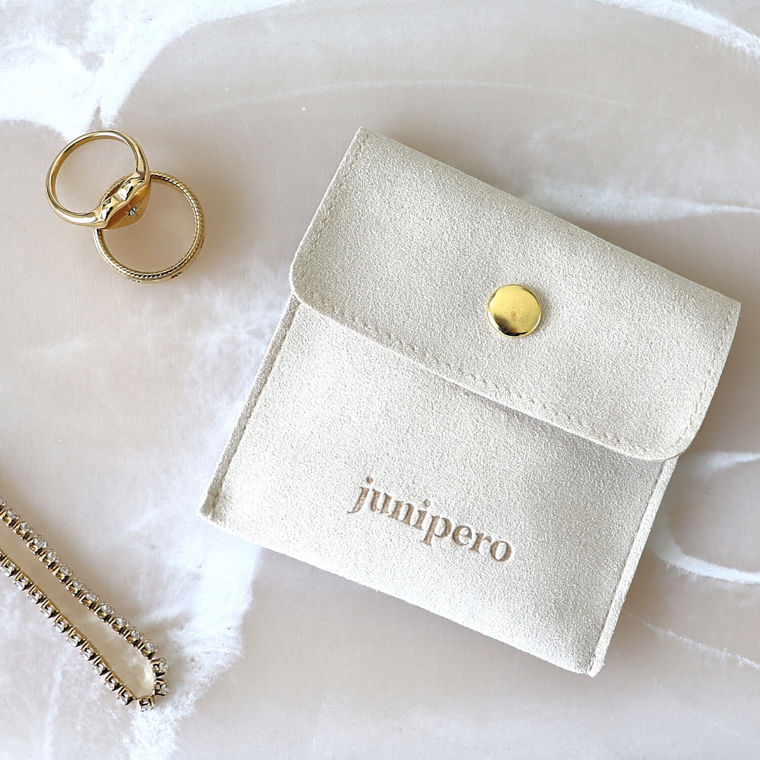 Retro Studded Eye Pendant Necklace