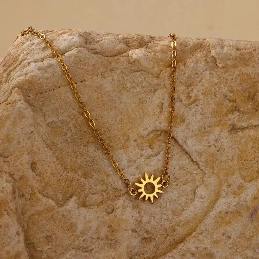 Hollow Sunburst Pendant Necklace
