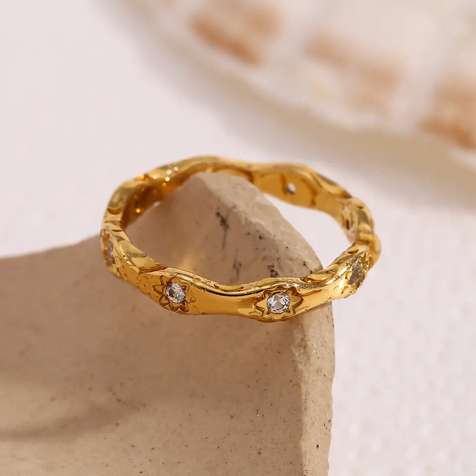 Nova Wave Star Ring - detail