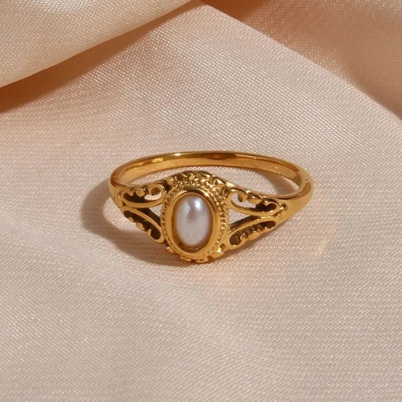 Elizabeth Freshwater Pearl Ring