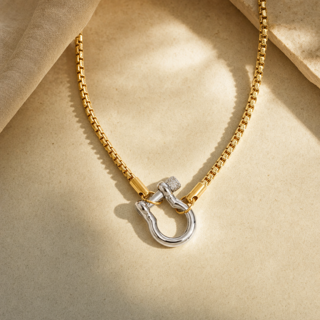 Muse Pearl Lock Necklace - Studio